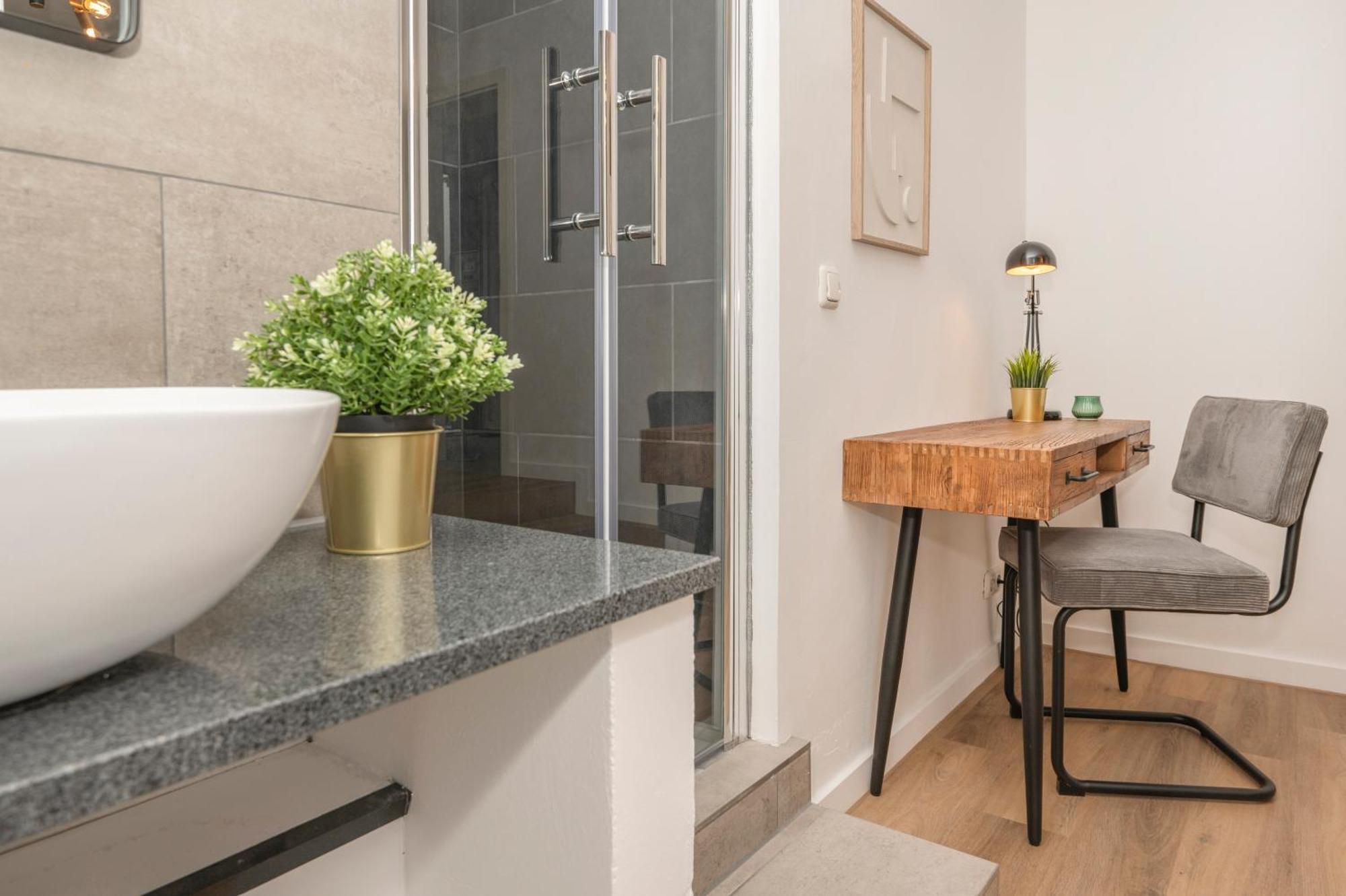 B49 - City & Messe Apartment Кьолн Екстериор снимка