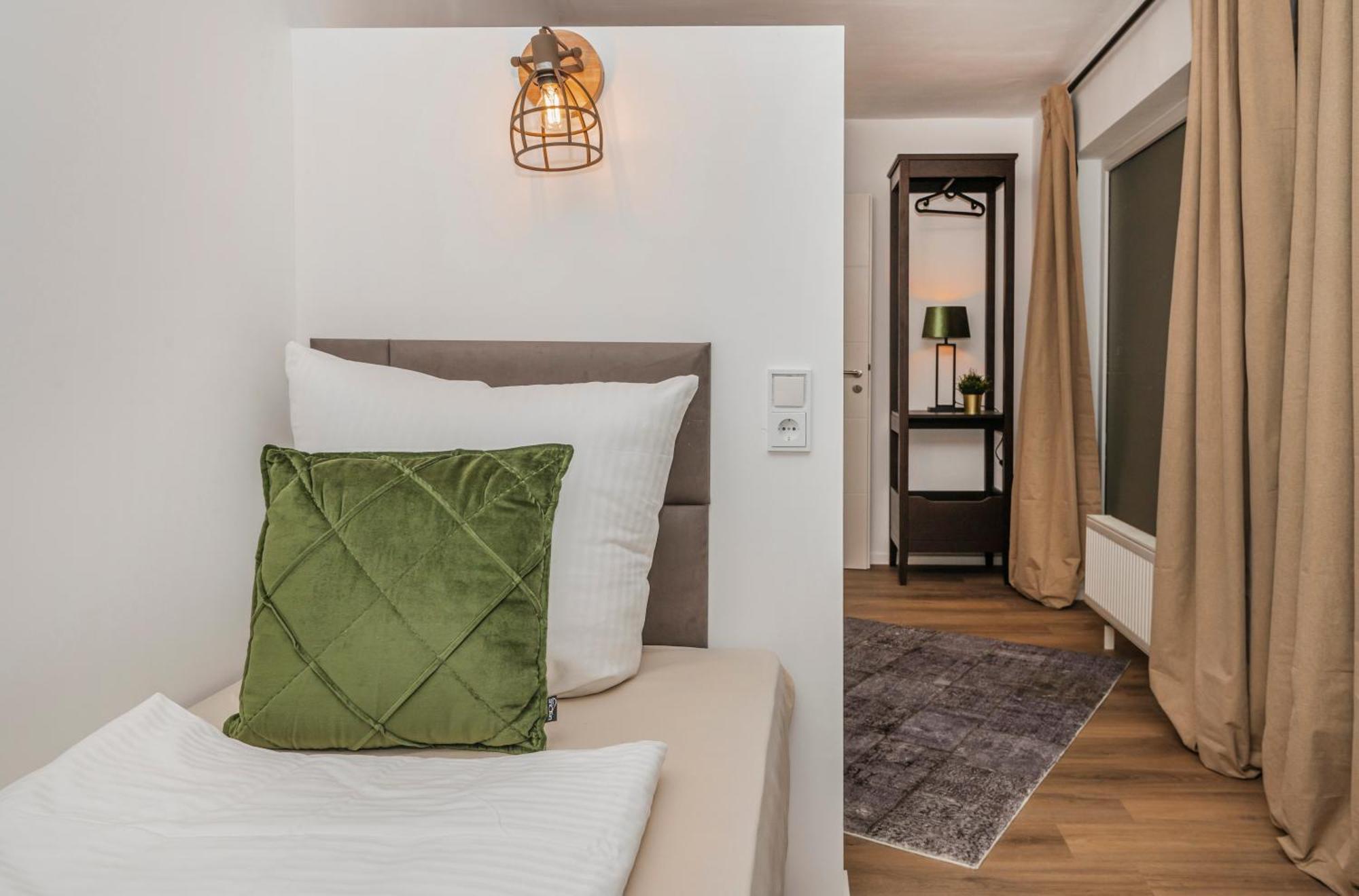 B49 - City & Messe Apartment Кьолн Екстериор снимка